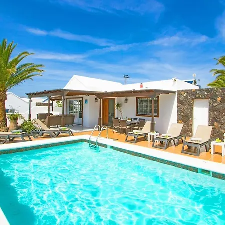 ヴィラ Exceptional 3 Bedroom Adsey -short Walk To Town - By Lanzarote Leisure *